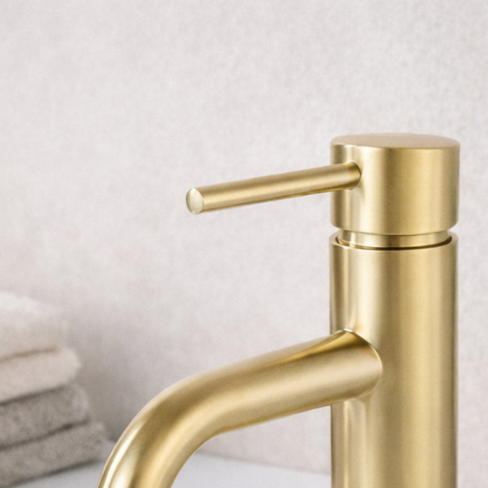 Purea Short – Mitigeur lavabo compact design doré
